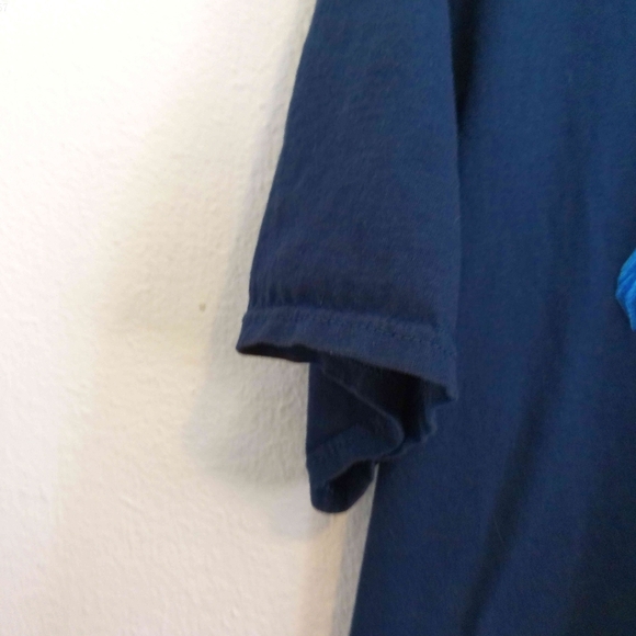 BLUE BEETLE GRAPHIC SHIRT - Picture 6 of 10